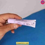 کرم مرطوب کننده دور چشم لورآل حاوی هیالورونیک اسید