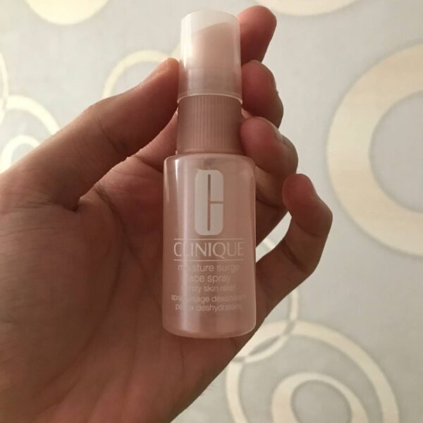 اسپری آب کلینیک مدل moisture surge حجم 30 میلی لیتر
